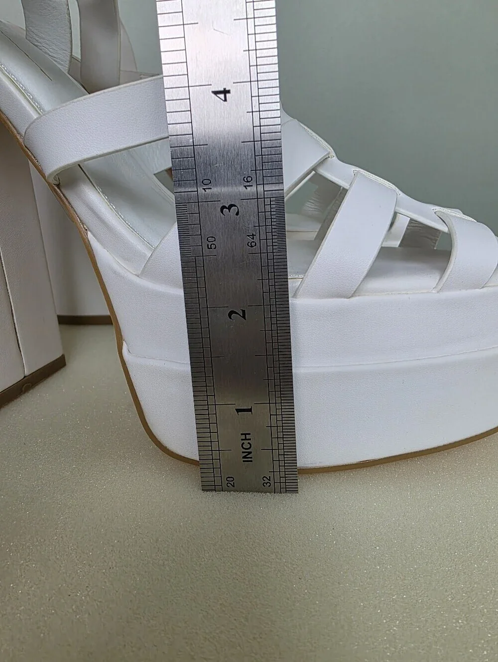 Olivia Jaymes White Cage Strappy Chunky Block Heel Platform Fisherman Sandal 7.5